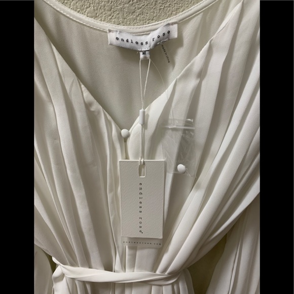 NWT Endless Rose Pleated Romper - Picture 8 of 9